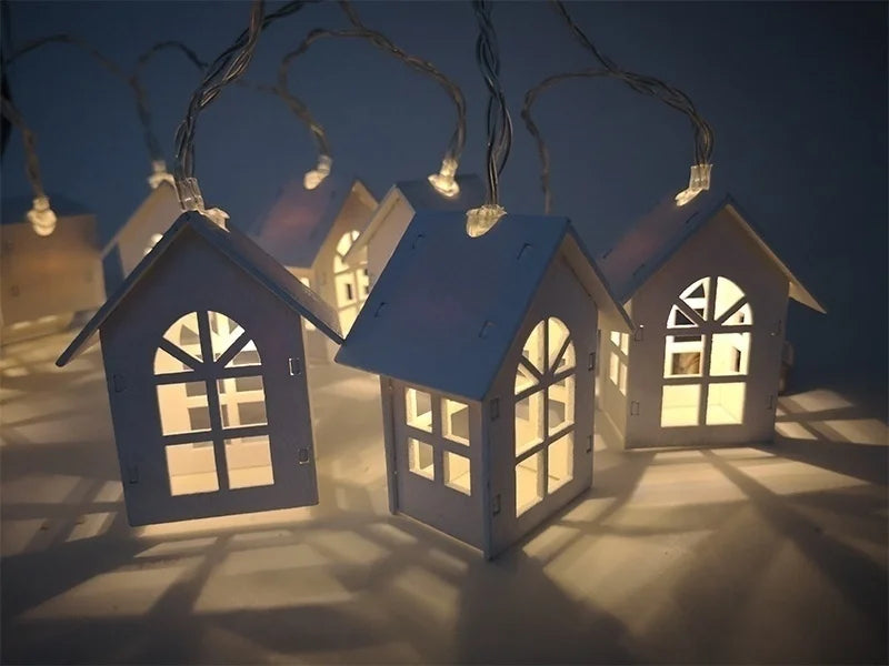 Christmas House Lights – Tiny Homes, Big Holiday Magic 🎄